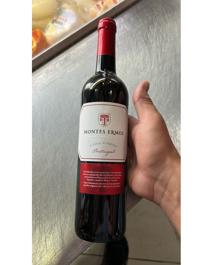 Montes Ermos Adega de Freixo Tinto